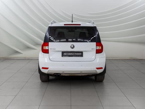 Skoda Yeti I Рестайлинг с пробегом 2016 года, цена 1 248 000 рублей, 130543 км, внедорожник, Автокод Объявления