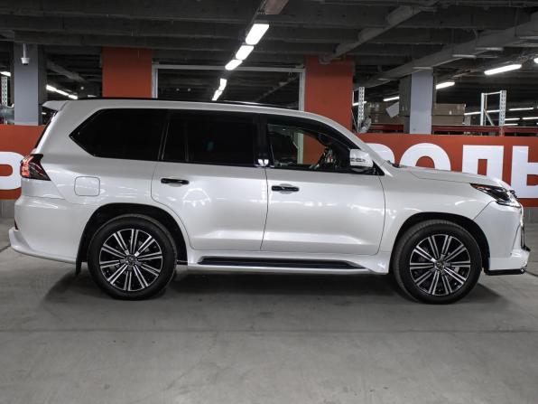 Lexus LX III Рестайлинг 2 с пробегом 2019 года, цена 9 150 000 рублей, 121105 км, внедорожник, Автокод Объявления