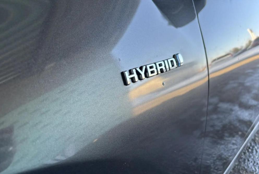 Toyota Prius III Рестайлинг (XW30) Киров  - изображение 25