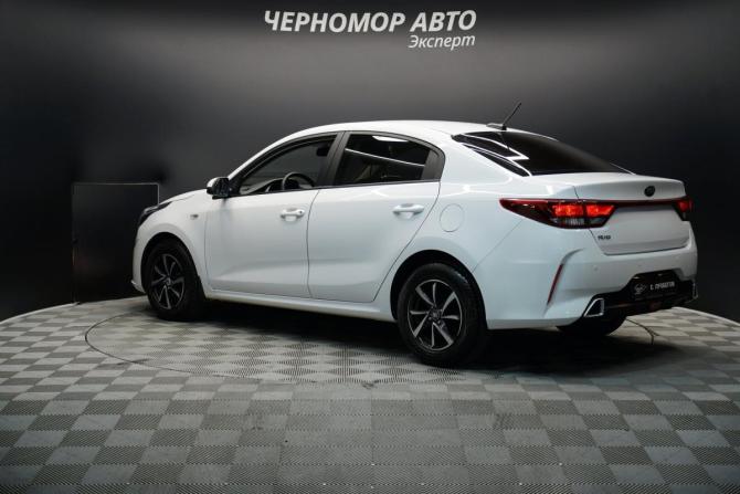 Kia Rio IV Рестайлинг с пробегом 2021 года, цена 1 339 000 рублей, 216010 км, седан, Автокод Объявления