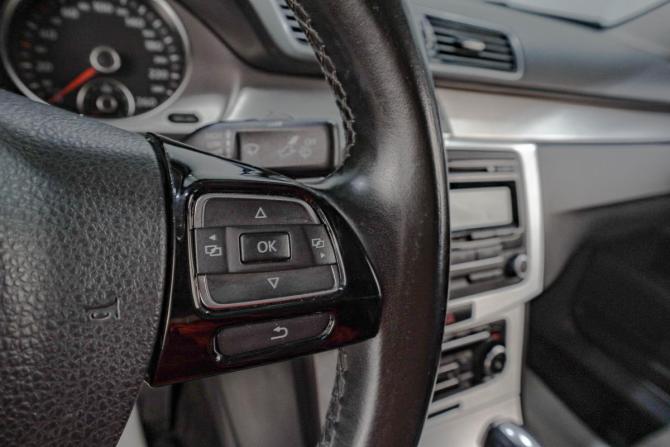 Volkswagen Passat B7 с пробегом 2011 года, цена 959 000 рублей, 330900 км, седан, Автокод Объявления