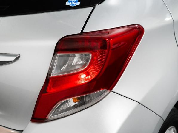 Toyota Vitz III (XP130) Рестайлинг с пробегом 2014 года, цена 780 500 рублей, 77702 км, хэтчбек, Автокод Объявления