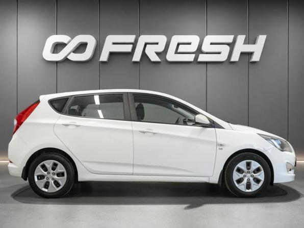 Hyundai Solaris I Рестайлинг с пробегом 2016 года, цена 1 049 000 рублей, 59090 км, хэтчбек, Автокод Объявления