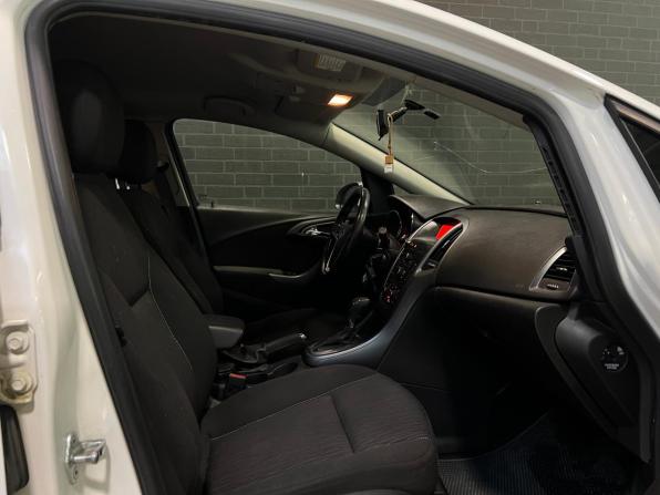 Opel Astra J Рестайлинг с пробегом 2013 года, цена 660 000 рублей, 235014 км, универсал, Автокод Объявления