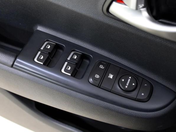 Kia Rio IV Рестайлинг с пробегом 2021 года, цена 1 789 000 рублей, 61181 км, хэтчбек, Автокод Объявления