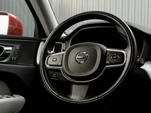 Volvo XC60 II с пробегом 2019 года, цена 3 465 000 рублей, 55179 км, внедорожник, Автокод Объявления