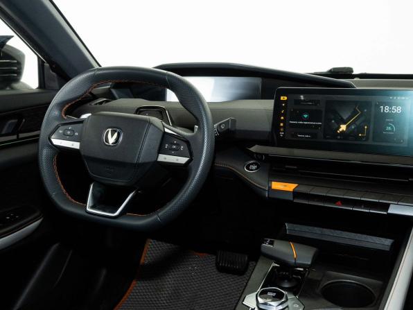 Changan UNI-V I с пробегом 2024 года, цена 2 330 000 рублей, 54057 км, лифтбек, Автокод Объявления