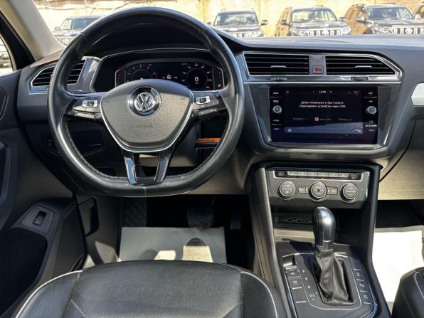 Volkswagen Tiguan II с пробегом 2019 года, цена 1 890 000 рублей, 233000 км, внедорожник, Автокод Объявления