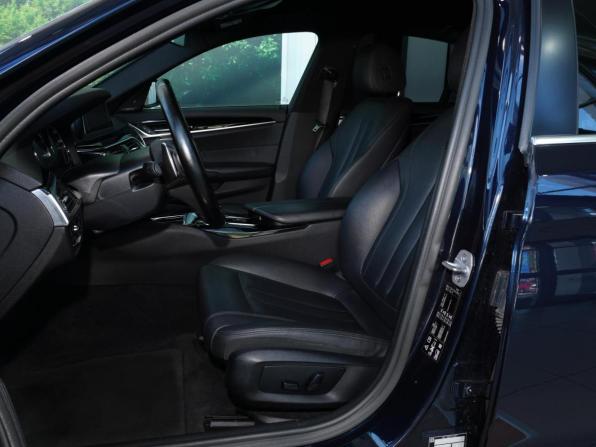 BMW 5 серии VII (G30/G31/G38) с пробегом 2018 года, цена 3 098 000 рублей, 133693 км, седан, Автокод Объявления