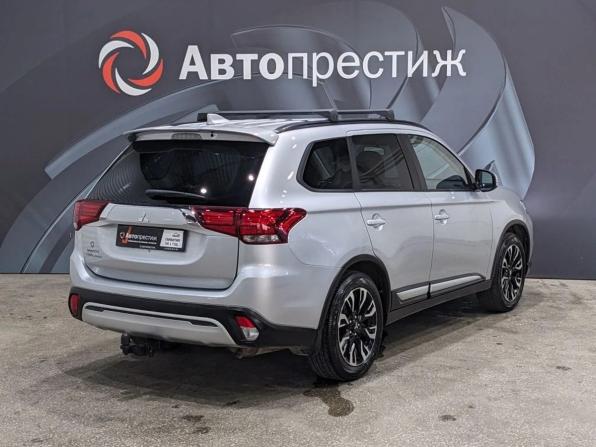 Mitsubishi Outlander III Рестайлинг 3 с пробегом 2022 года, цена 2 295 000 рублей, 101067 км, внедорожник, Автокод Объявления