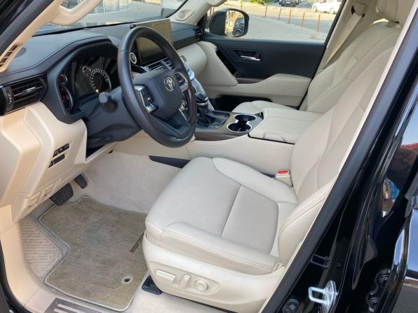 Toyota Land Cruiser 300 Series с пробегом 2023 года, цена 12 900 000 рублей, 704 км, внедорожник, Автокод Объявления
