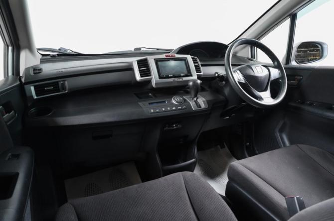 Honda Freed I Рестайлинг 2 с пробегом 2015 года, цена 1 099 000 рублей, 148000 км, компактвэн, Автокод Объявления