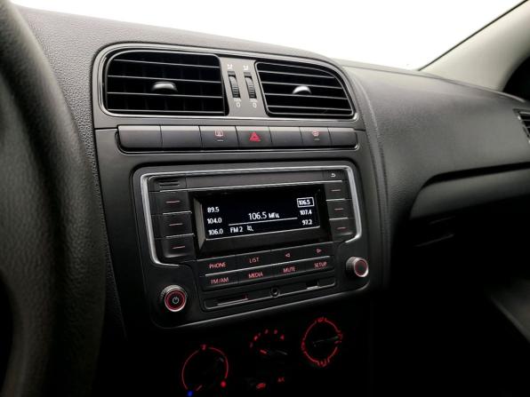 Volkswagen Polo V Рестайлинг с пробегом 2019 года, цена 1 000 000 рублей, 92197 км, седан, Автокод Объявления