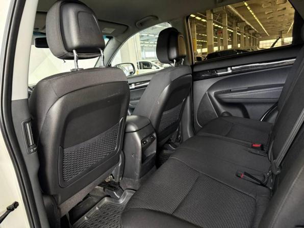 Kia Sorento II Рестайлинг с пробегом 2015 года, цена 1 650 000 рублей, 171865 км, внедорожник, Автокод Объявления