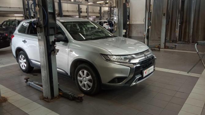 Mitsubishi Outlander III Рестайлинг 3 с пробегом 2019 года, цена 1 768 000 рублей, 118592 км, внедорожник, Автокод Объявления