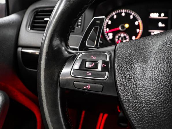 Volkswagen Jetta VI с пробегом 2013 года, цена 999 000 рублей, 200598 км, седан, Автокод Объявления