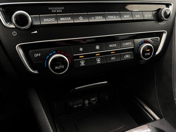 Kia Optima IV Рестайлинг с пробегом 2019 года, цена 2 220 000 рублей, 137895 км, седан, Автокод Объявления