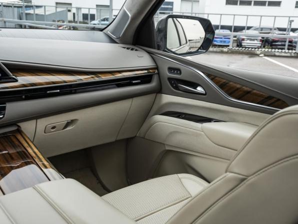 Cadillac Escalade V с пробегом 2021 года, цена 7 749 000 рублей, 123906 км, внедорожник, Автокод Объявления