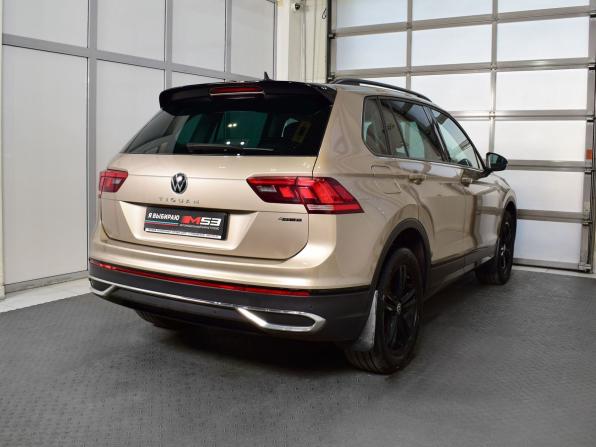 Volkswagen Tiguan II Рестайлинг с пробегом 2022 года, цена 3 599 995 рублей, 40255 км, внедорожник, Автокод Объявления