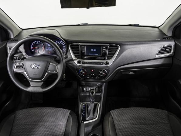 Hyundai Solaris II с пробегом 2018 года, цена 1 350 000 рублей, 46008 км, седан, Автокод Объявления