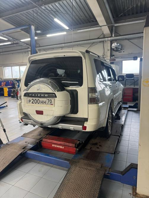 Mitsubishi Pajero IV Рестайлинг 1 Кемерово  - изображение 4