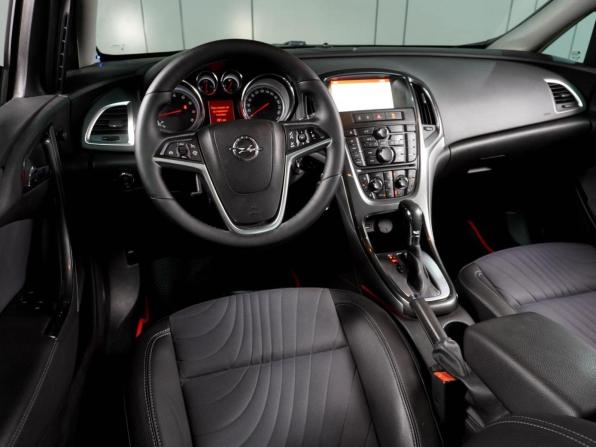 Opel Astra J Рестайлинг с пробегом 2014 года, цена 999 000 рублей, 131287 км, седан, Автокод Объявления