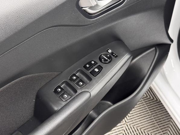 Hyundai Solaris II Рестайлинг с пробегом 2022 года, цена 1 560 000 рублей, 106956 км, седан, Автокод Объявления