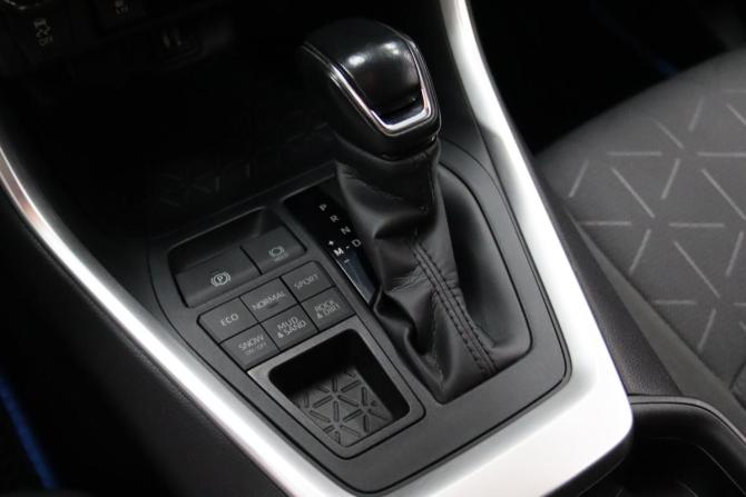 Toyota RAV4 V (XA50) с пробегом 2020 года, цена 3 295 950 рублей, 52255 км, внедорожник, Автокод Объявления