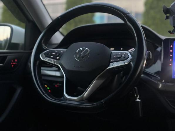Volkswagen Polo VI с пробегом 2022 года, цена 1 675 000 рублей, 62206 км, лифтбек, Автокод Объявления