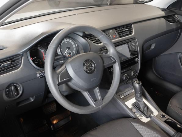 Skoda Octavia III (A7) Рестайлинг с пробегом 2019 года, цена 1 806 200 рублей, 72797 км, лифтбек, Автокод Объявления