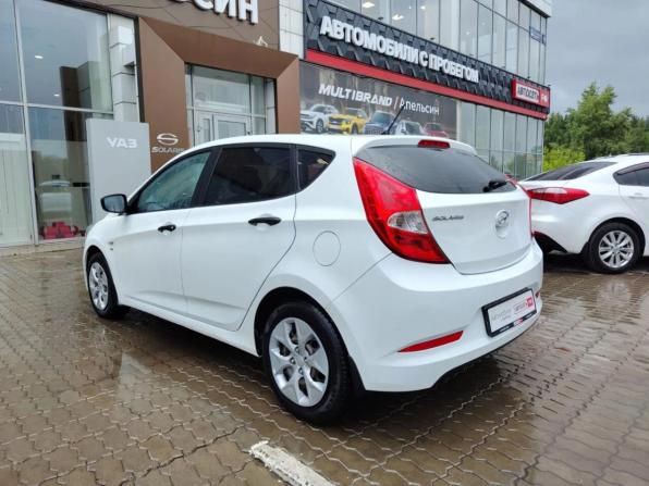 Hyundai Solaris I Рестайлинг с пробегом 2016 года, цена 950 000 рублей, 100659 км, седан, Автокод Объявления