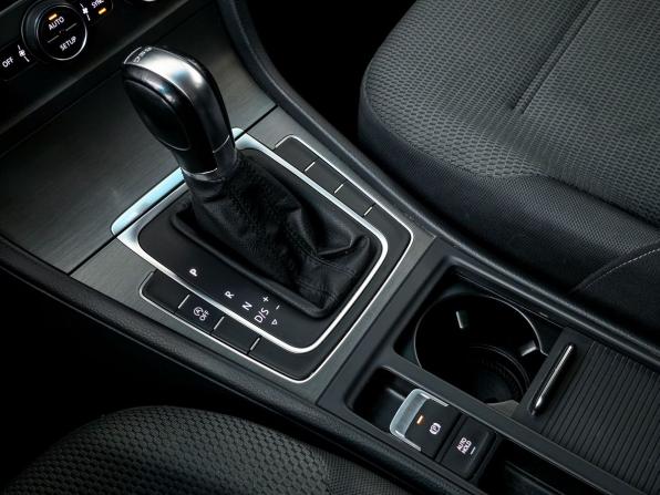 Volkswagen Golf VII с пробегом 2013 года, цена 1 350 000 рублей, 185328 км, хэтчбек, Автокод Объявления