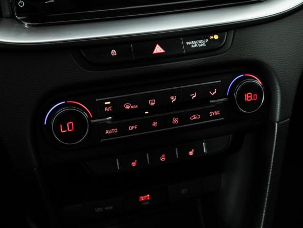 Kia Ceed III Рестайлинг с пробегом 2022 года, цена 2 237 980 рублей, 24583 км, хэтчбек, Автокод Объявления