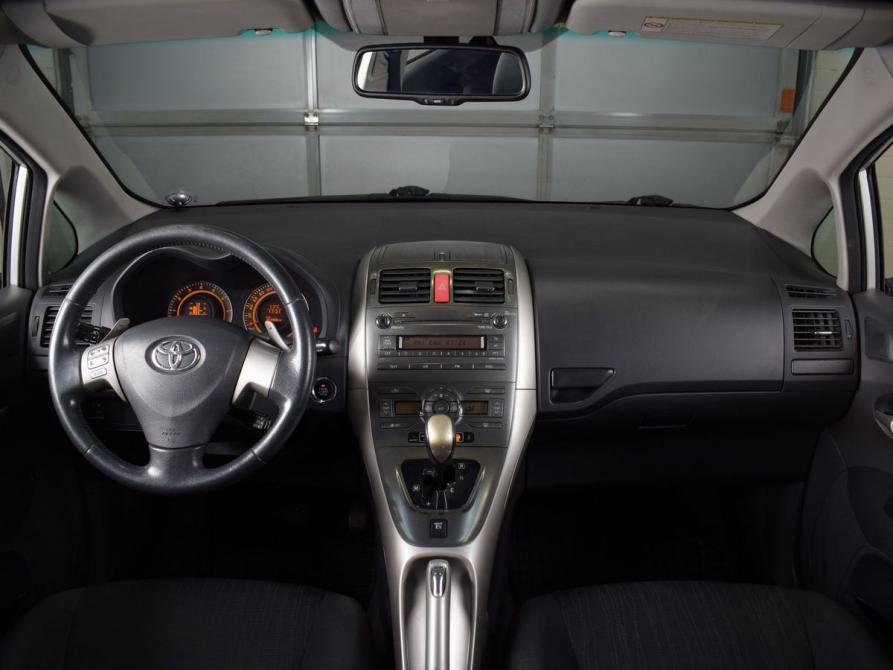 Toyota Auris I Кемерово  - изображение 7