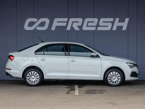 Skoda Rapid II с пробегом 2022 года, цена 1 650 000 рублей, 60917 км, лифтбек, Автокод Объявления