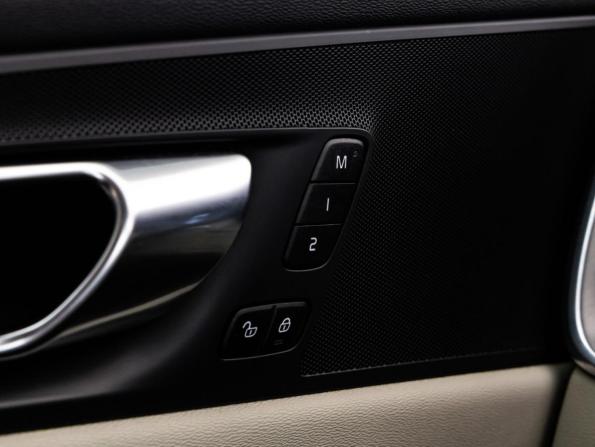 Volvo XC60 II с пробегом 2021 года, цена 3 349 000 рублей, 96792 км, внедорожник, Автокод Объявления
