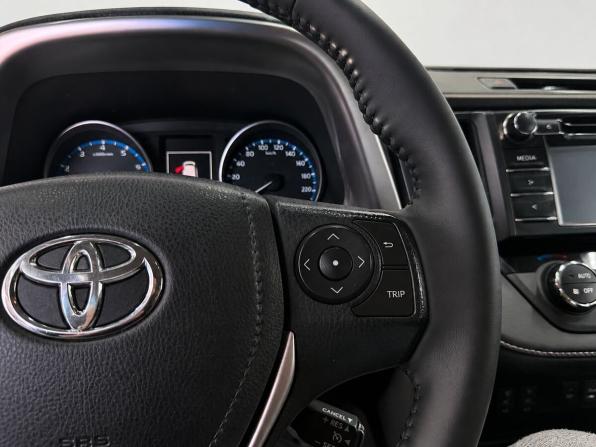 Toyota RAV4 IV (XA40) Рестайлинг с пробегом 2016 года, цена 2 449 000 рублей, 79800 км, внедорожник, Автокод Объявления