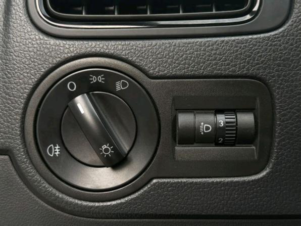 Volkswagen Polo V Рестайлинг с пробегом 2017 года, цена 1 235 000 рублей, 84008 км, седан, Автокод Объявления