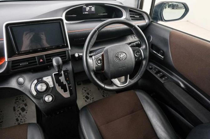 Toyota Sienta II Рестайлинг с пробегом 2020 года, цена 1 599 000 рублей, 54260 км, компактвэн, Автокод Объявления