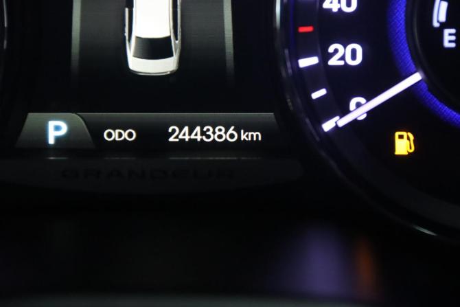 Hyundai Grandeur V с пробегом 2012 года, цена 1 335 350 рублей, 244386 км, седан, Автокод Объявления