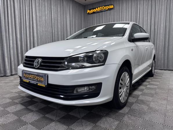 Volkswagen Polo V Рестайлинг с пробегом 2016 года, цена 1 049 000 рублей, 92211 км, седан, Автокод Объявления