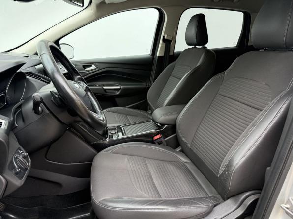 Ford Kuga II Рестайлинг с пробегом 2017 года, цена 1 650 000 рублей, 136324 км, внедорожник, Автокод Объявления
