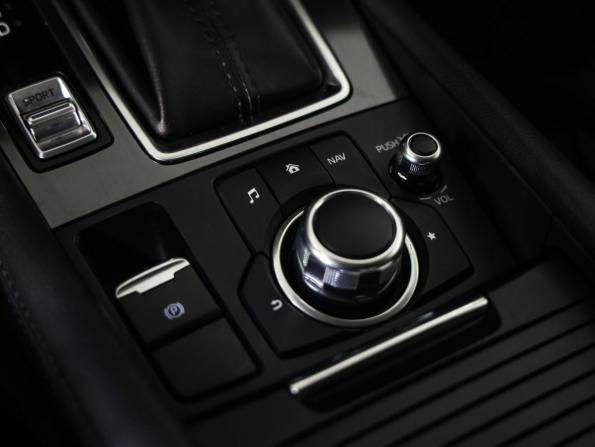 Mazda 6 III (GJ) Рестайлинг с пробегом 2018 года, цена 1 789 777 рублей, 151000 км, седан, Автокод Объявления