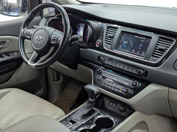 Kia Carnival III с пробегом 2019 года, цена 3 100 000 рублей, 71890 км, минивэн, Автокод Объявления