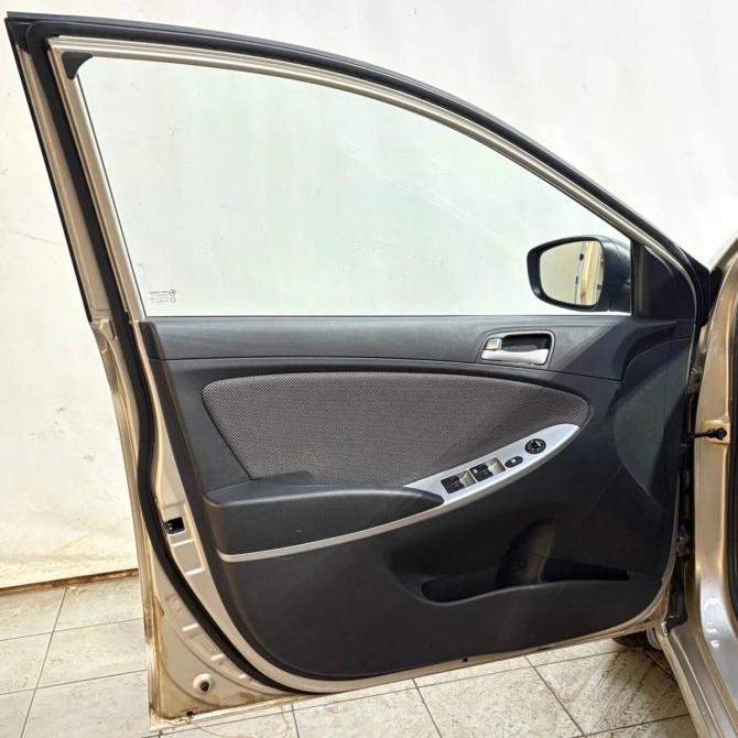 Hyundai Solaris I Санкт-Петербург  - изображение 5