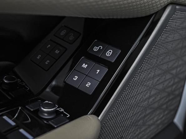 Land Rover Range Rover Velar I с пробегом 2018 года, цена 4 770 000 рублей, 67507 км, внедорожник, Автокод Объявления