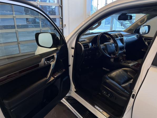 Lexus GX II с пробегом 2011 года, цена 2 880 000 рублей, 236419 км, внедорожник, Автокод Объявления
