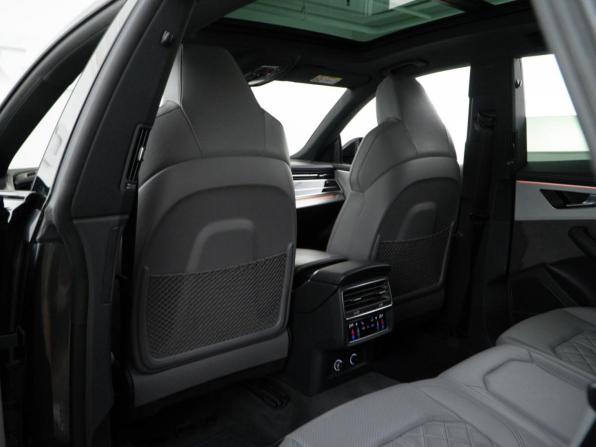 Audi Q8 I (4M) с пробегом 2019 года, цена 5 849 046 рублей, 140007 км, внедорожник, Автокод Объявления