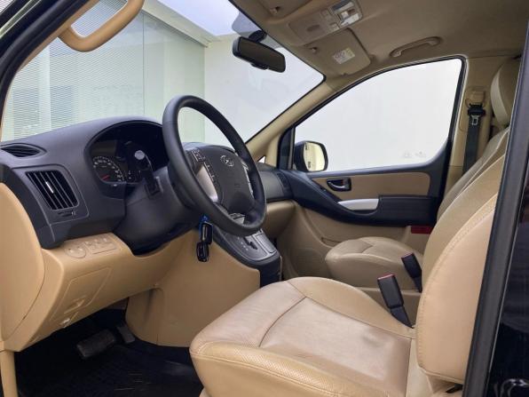 Hyundai H-1 II Рестайлинг 2 с пробегом 2019 года, цена 2 835 000 рублей, 147082 км, минивэн, Автокод Объявления