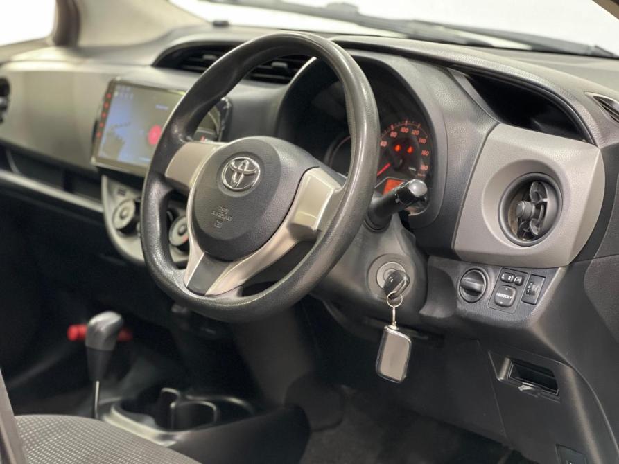 Toyota Vitz III (XP130) Рестайлинг Кемерово  - изображение 12